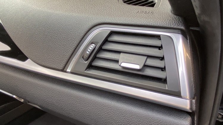 BMW S&eacute;rie 3 - 330 E iPerformace Line Sport Auto