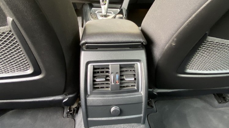 BMW S&eacute;rie 3 - 330 E iPerformace Line Sport Auto