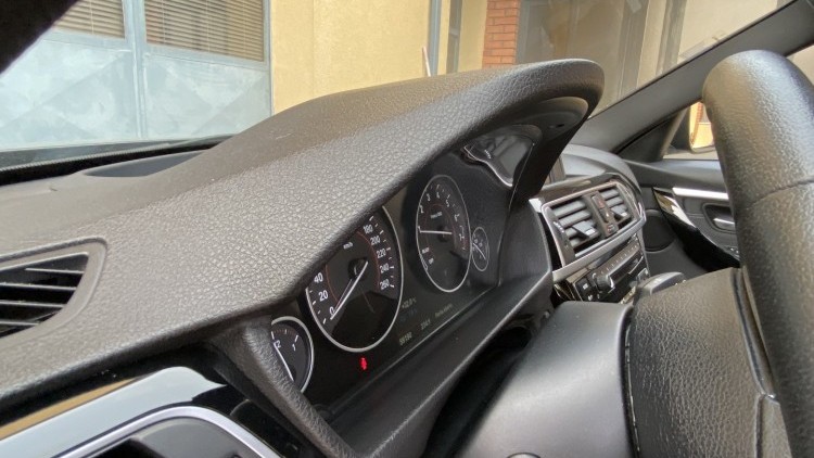 BMW S&eacute;rie 3 - 330 E iPerformace Line Sport Auto