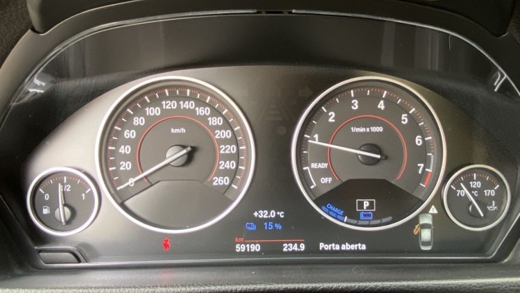 BMW S&eacute;rie 3 - 330 E iPerformace Line Sport Auto