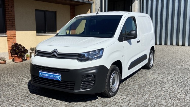 Citro&euml;n Berlingo 1.6 BlueHDI 100cv CARPLAY e CAMARA
