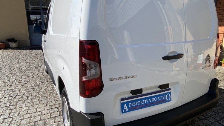 Citro&euml;n Berlingo 1.6 BlueHDI 100cv CARPLAY e CAMARA