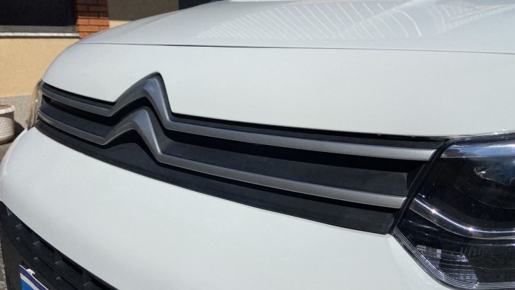 Citro&euml;n Berlingo 1.6 BlueHDI 100cv CARPLAY e CAMARA