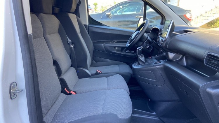 Citro&euml;n Berlingo 1.6 BlueHDI 100cv CARPLAY e CAMARA