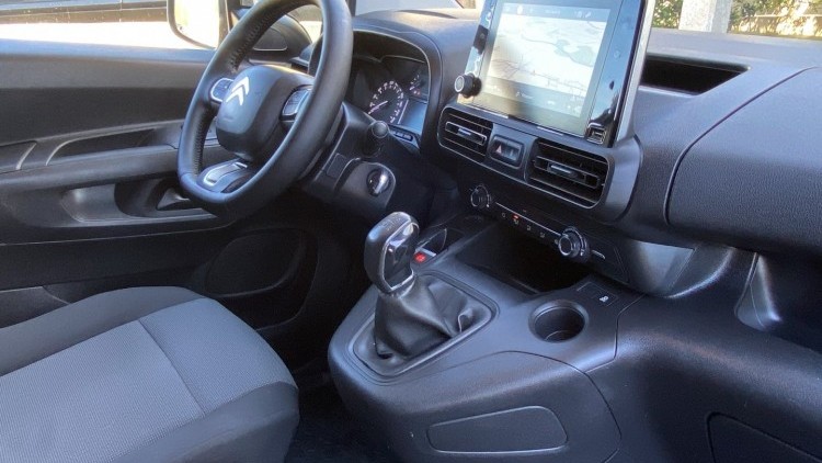 Citro&euml;n Berlingo 1.6 BlueHDI 100cv CARPLAY e CAMARA