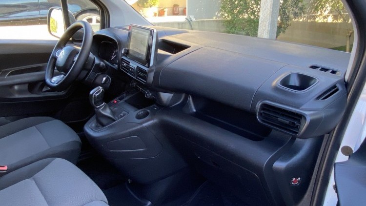 Citro&euml;n Berlingo 1.6 BlueHDI 100cv CARPLAY e CAMARA