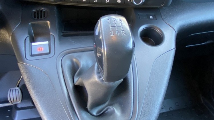 Citro&euml;n Berlingo 1.6 BlueHDI 100cv CARPLAY e CAMARA