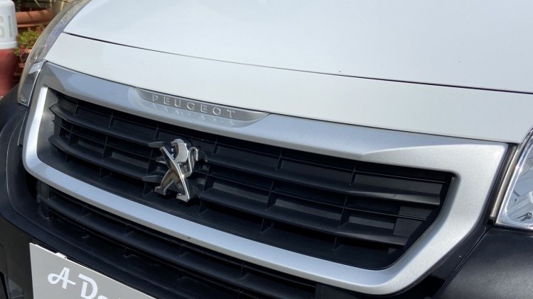 Peugeot Partner 1.6 Hdi 100cv GPS + C&acirc;mara