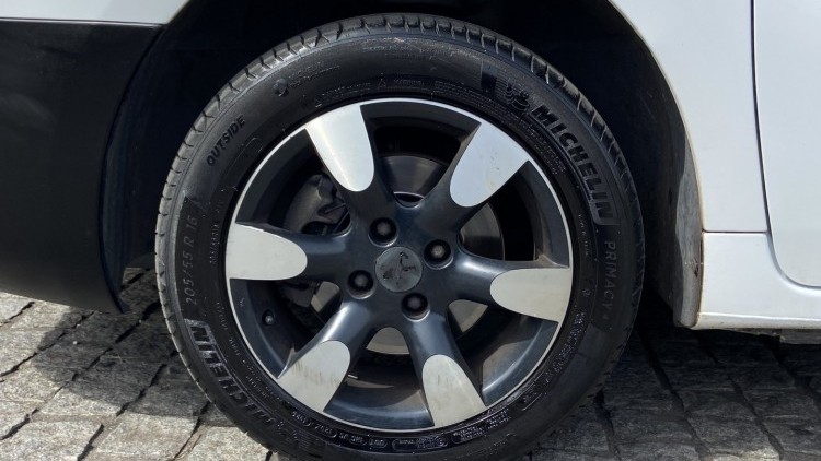 Peugeot Partner 1.6 Hdi 100cv GPS + C&acirc;mara