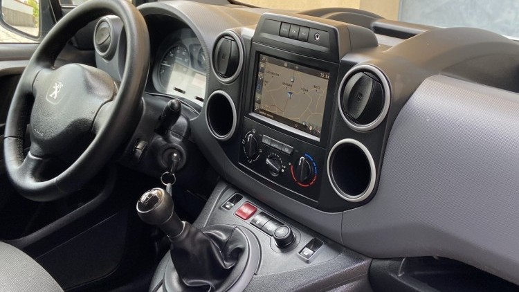 Peugeot Partner 1.6 Hdi 100cv GPS + C&acirc;mara