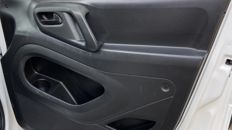 Peugeot Partner 1.6 Hdi 100cv GPS + C&acirc;mara