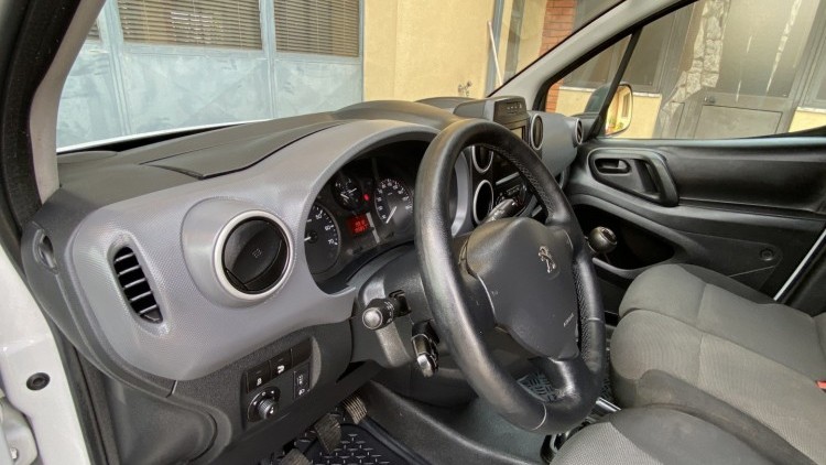 Peugeot Partner 1.6 Hdi 100cv GPS + C&acirc;mara