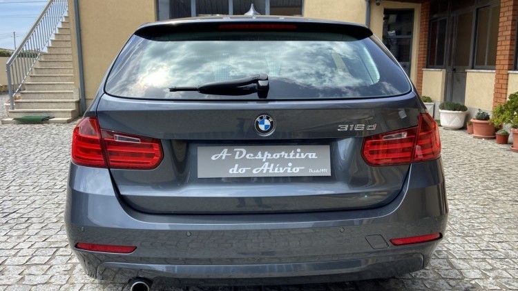 BMW S&eacute;rie 3 - 316 D LINE MODERN