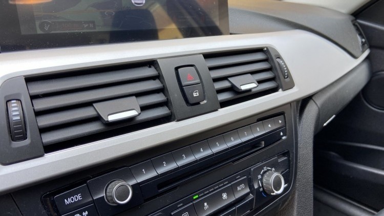 BMW S&eacute;rie 3 - 316 D LINE MODERN