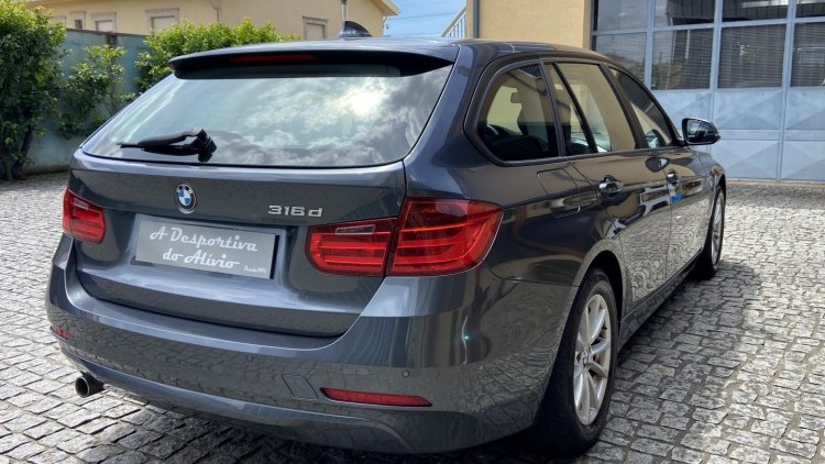 BMW S&eacute;rie 3 - 316 D LINE MODERN