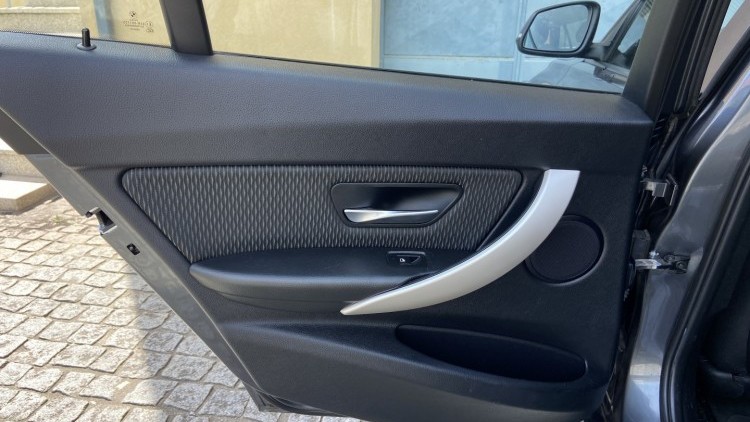 BMW S&eacute;rie 3 - 316 D LINE MODERN