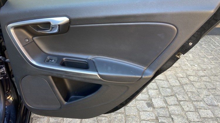 Volvo V60 1.6 D R DESIGN