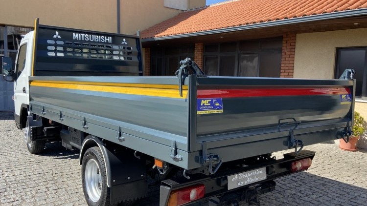 Mitsubishi Canter Fuso 3C15 Tribasculante