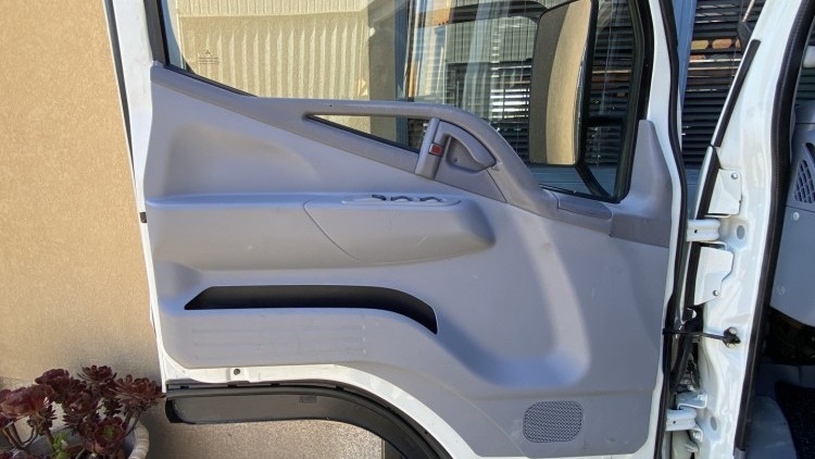 Mitsubishi Canter Fuso 3C15 Tribasculante