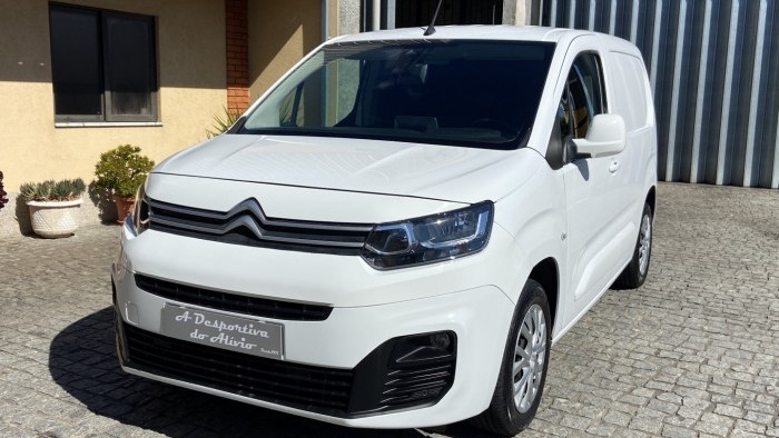 Citro&euml;n Berlingo 1.6 BlueHDI 100cv CARPLAY e CAMARA