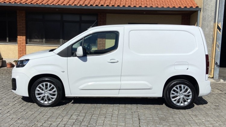 Citro&euml;n Berlingo 1.6 BlueHDI 100cv CARPLAY e CAMARA