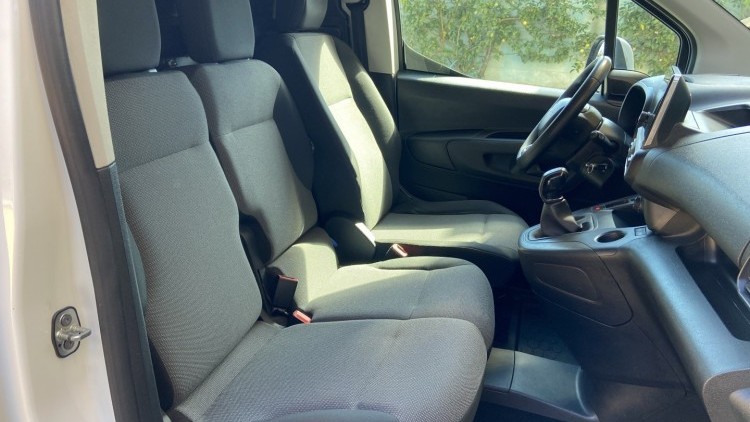 Citro&euml;n Berlingo 1.6 BlueHDI 100cv CARPLAY e CAMARA