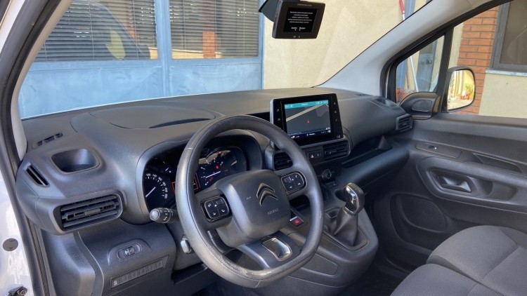 Citro&euml;n Berlingo 1.6 BlueHDI 100cv CARPLAY e CAMARA