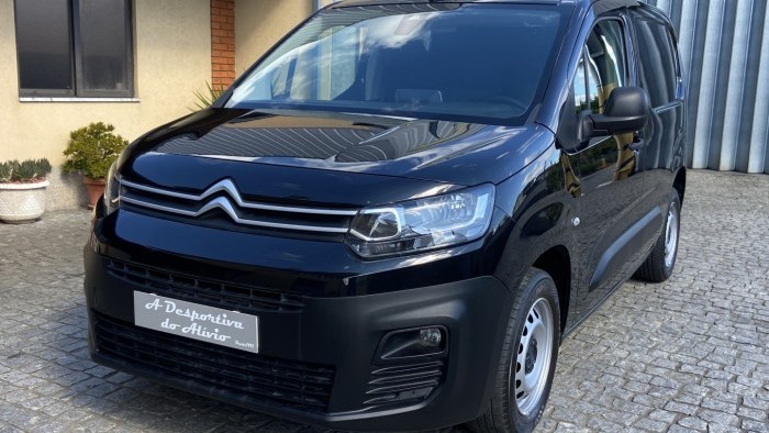 Citro&euml;n Berlingo 1.6 BlueHDI 100cv CARPLAY e CAMARA