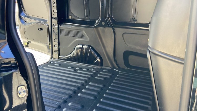 Citro&euml;n Berlingo 1.6 BlueHDI 100cv CARPLAY e CAMARA