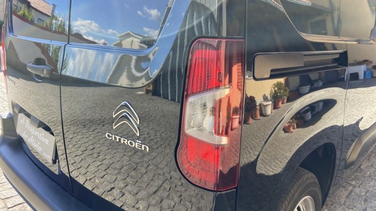 Citro&euml;n Berlingo 1.6 BlueHDI 100cv CARPLAY e CAMARA