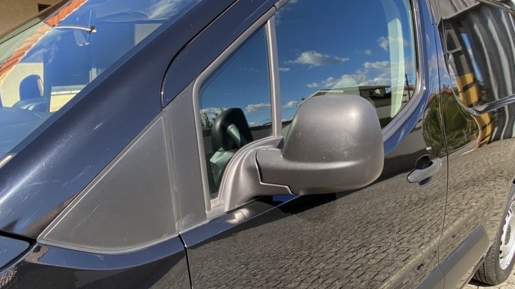 Citro&euml;n Berlingo 1.6 BlueHDI 100cv CARPLAY e CAMARA