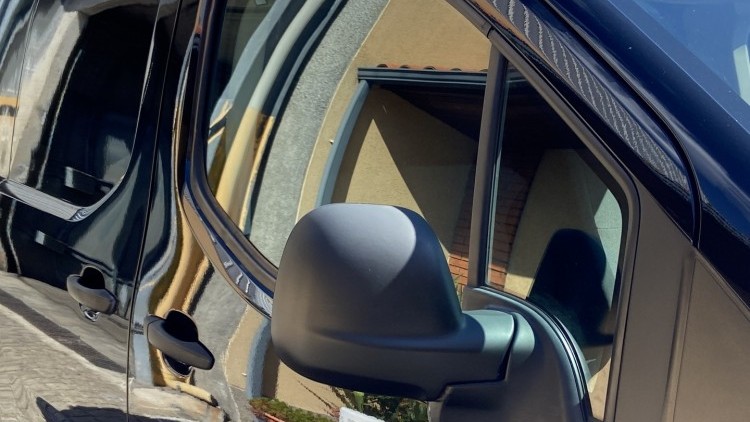 Citro&euml;n Berlingo 1.6 BlueHDI 100cv CARPLAY e CAMARA
