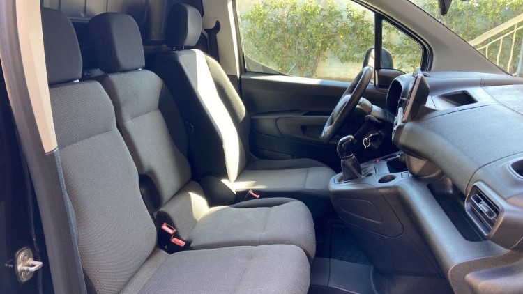 Citro&euml;n Berlingo 1.6 BlueHDI 100cv CARPLAY e CAMARA
