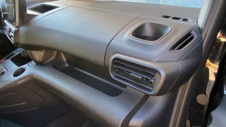 Citro&euml;n Berlingo 1.6 BlueHDI 100cv CARPLAY e CAMARA