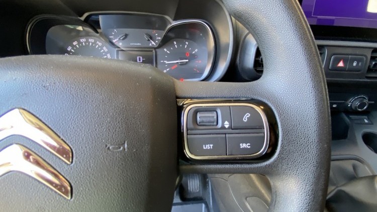 Citro&euml;n Berlingo 1.6 BlueHDI 100cv CARPLAY e CAMARA