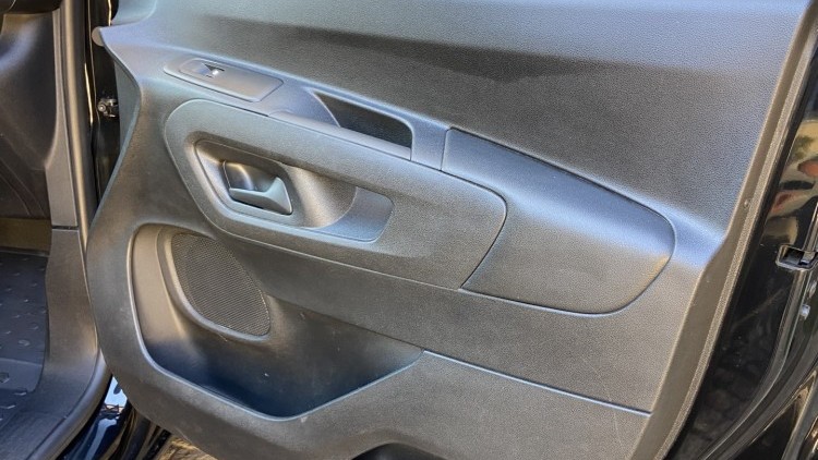 Citro&euml;n Berlingo 1.6 BlueHDI 100cv CARPLAY e CAMARA