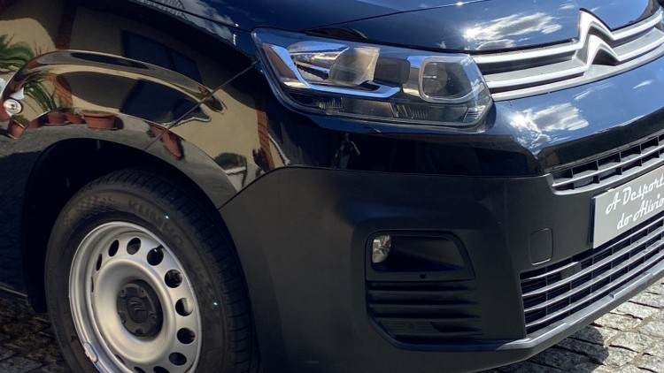 Citro&euml;n Berlingo 1.6 BlueHDI 100cv CARPLAY e CAMARA