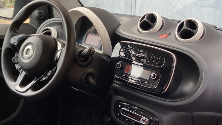 Smart ForTwo Coup&eacute; 1.0i