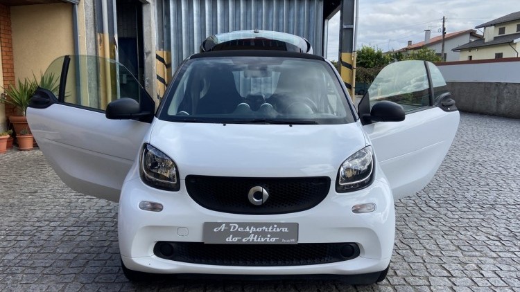 Smart ForTwo Coup&eacute; 1.0i