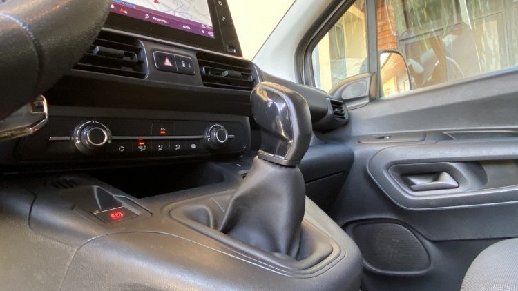 Peugeot Partner 1.6 Hdi 100cv L2(Longa) Premium CarPlay
