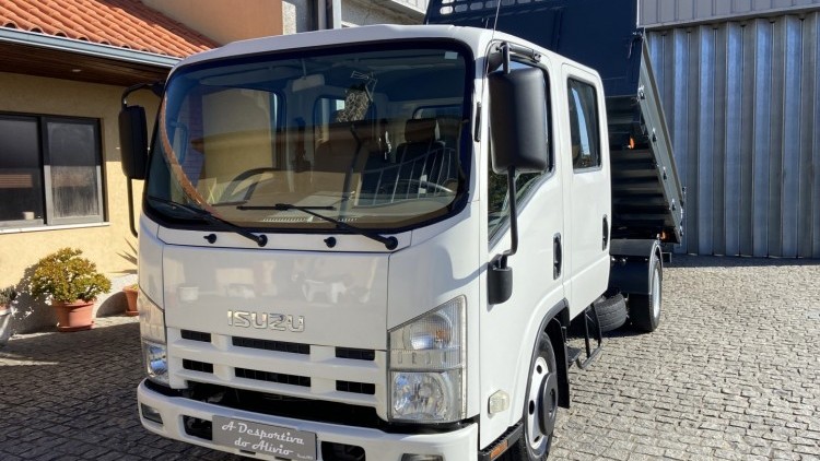 Isuzu S&eacute;rie NLR CABINE DUPLA + TRIBASCULANTE