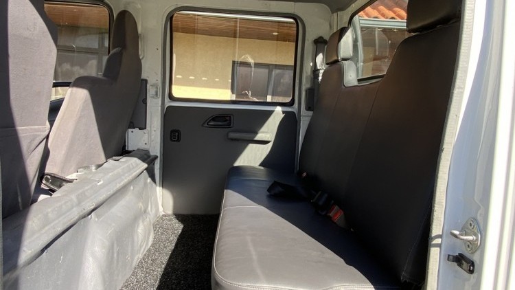 Isuzu S&eacute;rie NLR CABINE DUPLA + TRIBASCULANTE