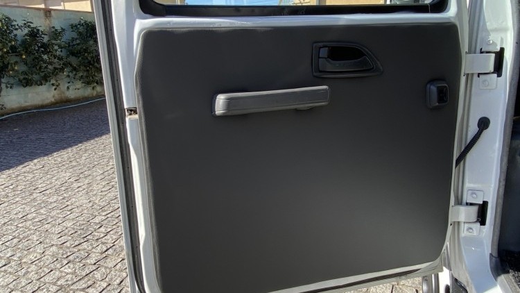 Isuzu S&eacute;rie NLR CABINE DUPLA + TRIBASCULANTE