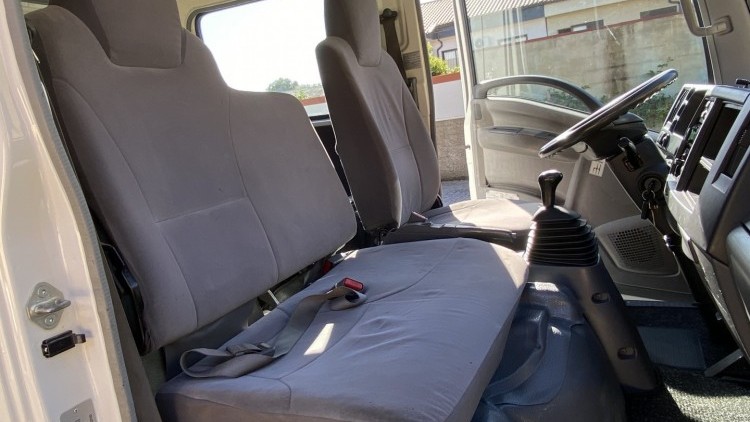 Isuzu S&eacute;rie NLR CABINE DUPLA + TRIBASCULANTE