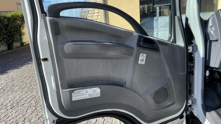 Isuzu S&eacute;rie NLR CABINE DUPLA + TRIBASCULANTE