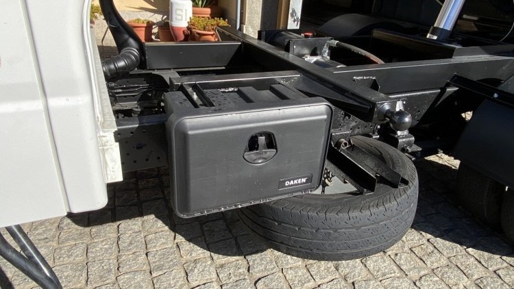Isuzu S&eacute;rie NLR CABINE DUPLA + TRIBASCULANTE
